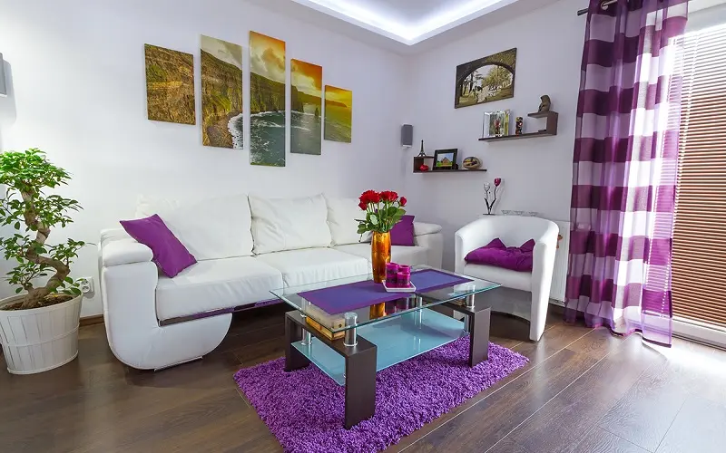 Фиолетово-мятно-зеленая гостиная